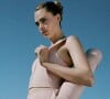 Cara Delevingne pose pour la campagne Exhale Yoga de Puma le 5 septembre 2022. 