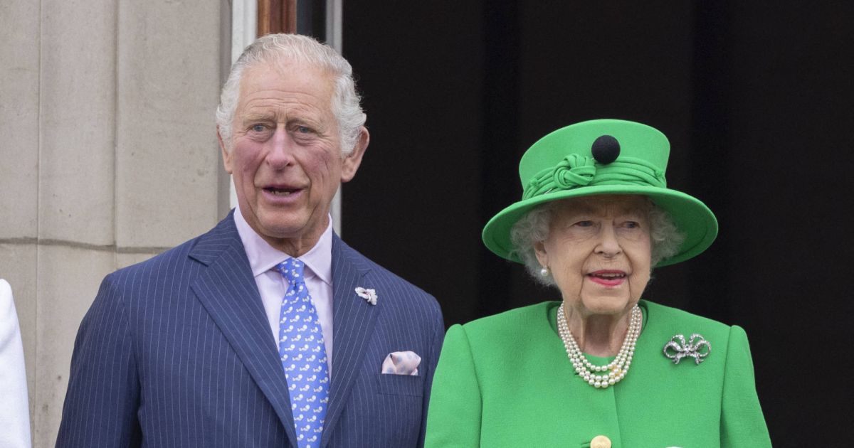 Portrait du roi George VI et La Reine Elizabeth d'Angleterre, dans les robes de couronnement Photo Stock - Alamy