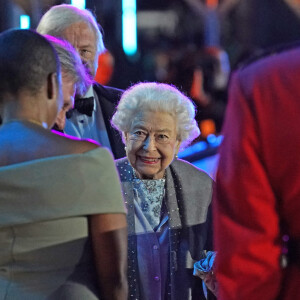 La reine Elisabeth II d'Angleterre quitte la cérémonie de son jubilé de platine au Royal Horse Show à Windsor le 15 mai 2022. 