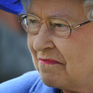 La reine Elizabeth II d'Angleterre au derby d'Epsom 2012 à l'occasion des festivités dans le cadre du jubilé de diamant de la reine le 2 juin 2012.