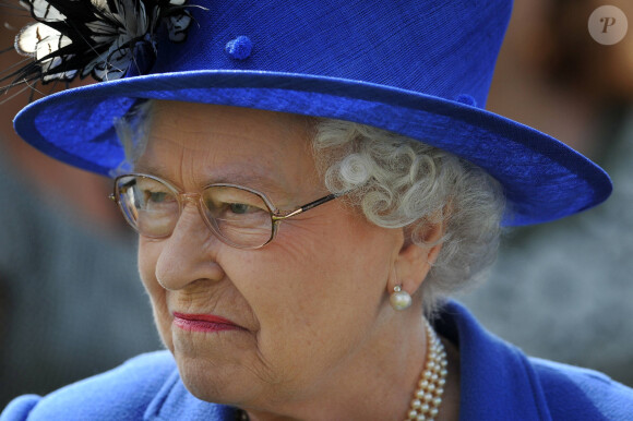 La reine Elizabeth II d'Angleterre au derby d'Epsom 2012 à l'occasion des festivités dans le cadre du jubilé de diamant de la reine le 2 juin 2012.