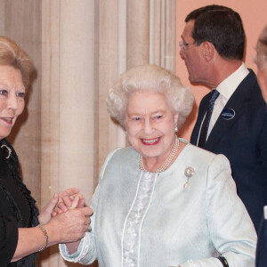 La reine Beatrix des Pays-Bas et la reine Elizabeth II d'Angleterre - Réception donnée au château de Windsor avant le déjeuner des têtes couronnées dans le cadre du jubilé de la reine le 18 mai 2012