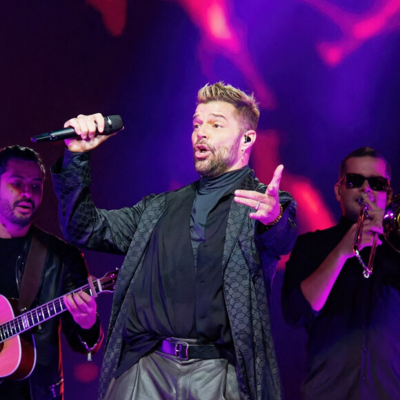 Ricky Martin - Ricky Martin et Enrique Iglesias électrisent la foule lors de leur concert jumelé à Orlando, le 30 octobre 2021. 