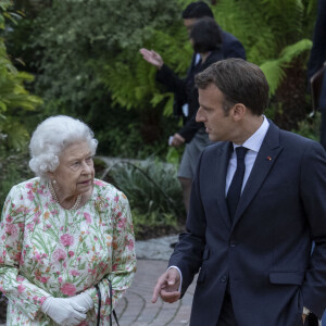 La reine Elisabeth II d'Angleterre participe à la réception en marge du sommet du G7 à l'Eden Project le 11 juin 2021. 