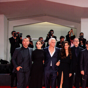 Gabriel Montesi, Sara Serraiocco, Tommaso Ragno, Claudia Pandolfi, Valerio Mastandrea, Diego Ribon, Max Tortora, Emanuela Fanelli, Paolo Virzi, Monica Bellucci, Elena Liett, Vinicio Marchioni, Silvio Orlando - Red Carpet du film "Siccita" lors de la 79ème édition du festival international du film de Venise, la Mostra le 8 septembre 2022.  Siccita red carpet at the 79th Venice International Film Festival on September 08, 2022 in Venice, Italy. 