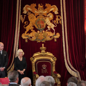 Le prince William, prince de Galles, la reine consort Camilla Parker Bowles et le roi Charles III d'Angleterre - Personnalités lors de la cérémonie du Conseil d'Accession au palais Saint-James à Londres, pour la proclamation du roi Charles III d'Angleterre. Le 10 septembre 2022