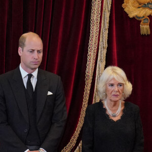 Le prince William, prince de Galles, la reine consort Camilla Parker Bowles et le roi Charles III d'Angleterre - Personnalités lors de la cérémonie du Conseil d'Accession au palais Saint-James à Londres, pour la proclamation du roi Charles III d'Angleterre. Le 10 septembre 2022