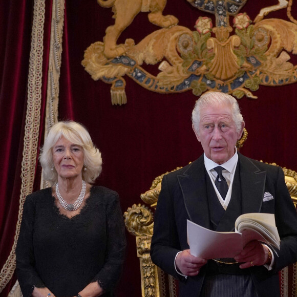 La reine consort Camilla Parker Bowles, le roi Charles III d'Angleterre - Personnalités lors de la cérémonie du Conseil d'Accession au palais Saint-James à Londres, pour la proclamation du roi Charles III d'Angleterre. Le 10 septembre 2022