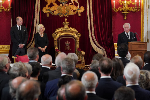 Le prince William, prince de Galles, la reine consort Camilla Parker Bowles et le roi Charles III d'Angleterre - Personnalités lors de la cérémonie du Conseil d'Accession au palais Saint-James à Londres, pour la proclamation du roi Charles III d'Angleterre. Le 10 septembre 2022
