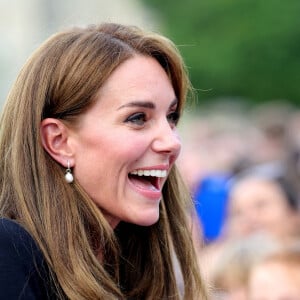 La princesse de Galles Kate Catherine Middleton à la rencontre de la foule devant le château de Windsor, suite au décès de la reine Elisabeth II d'Angleterre. Le 10 septembre 2022