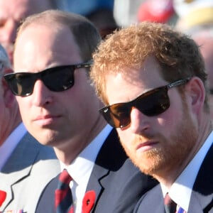 Le prince Charles, le prince William et le prince Harry lors des commémorations des 100 ans de la bataille de Vimy. Le 9 avril 2017.