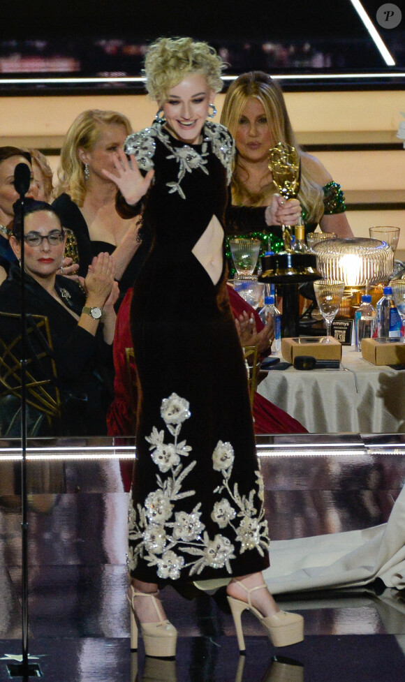 Julia Garner lors de la 74e cérémonie des Emmy Awards le 12 septembre 2022 à Los Angeles