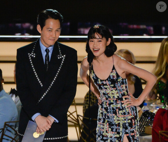 Lee Jung-jae et Jung Ho-yeon lors de la 74e cérémonie des Emmy Awards le 12 septembre 2022 à Los Angeles
