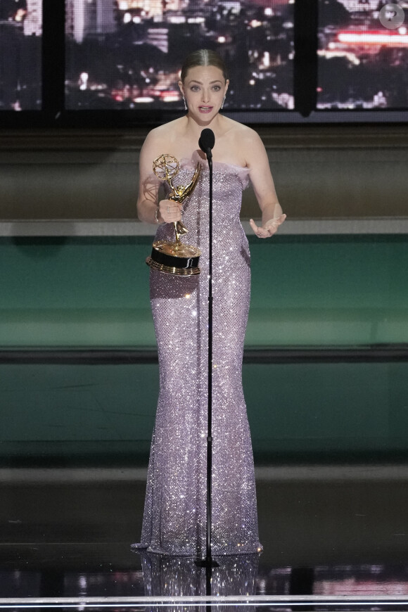 Amanda Seyfried lors de la 74e cérémonie des Emmy Awards le 12 septembre 2022 à Los Angeles