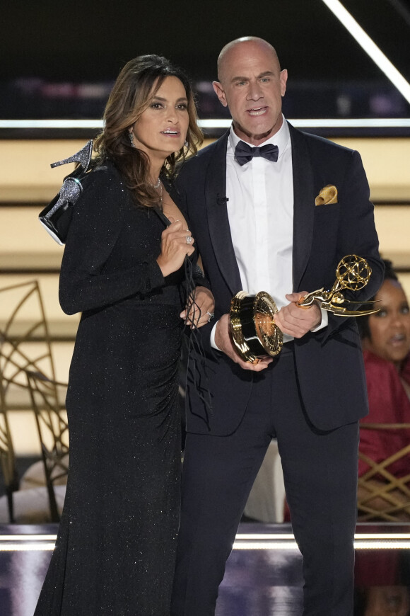 Mariska Hargitay et Christopher Meloni  lors de la 74e cérémonie des Emmy Awards le 12 septembre 2022 à Los Angeles