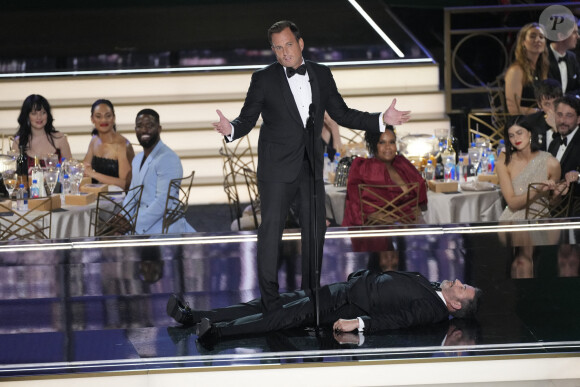 Will Arnett et Jimmy Kimmel lors de la 74e cérémonie des Emmy Awards le 12 septembre 2022 à Los Angeles