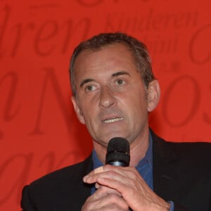 Exclusif - Christophe Dechavanne lors du dîner de gala organisé pour Les Rois du monde, au profit des enfants nécessiteux, orphelins et hospitalisés, aux Salons Hoche à Paris, le 11 février 2013.