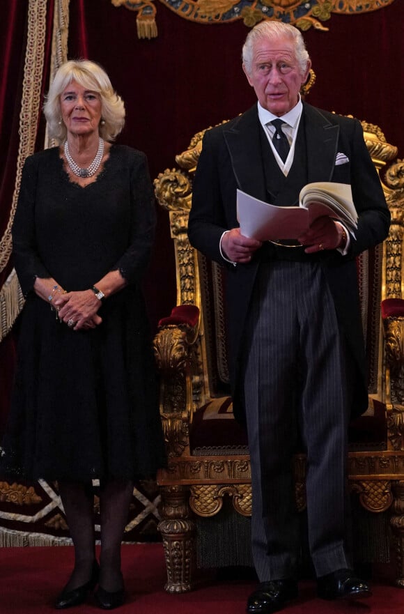 La reine consort Camilla, le roi Charles III d'Angleterre - Personnalités lors de la cérémonie du Conseil d'Accession au palais Saint-James à Londres, pour la proclamation du roi Charles III d'Angleterre. Le 10 septembre 2022
