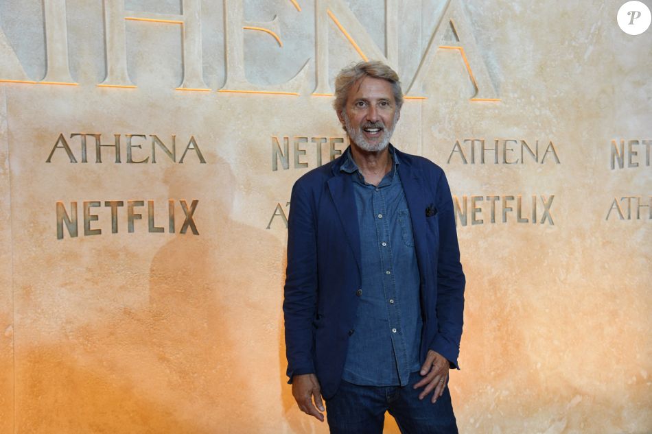Antoine de Caunes - Avant-première du film Athena à la salle Pleyel à ...