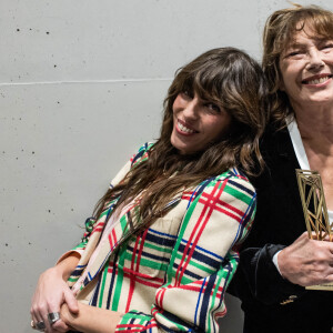 Lou Doillon et sa mère Jane Birkin - 36e édition des Victoires de la Musique à la Seine Musicale à Boulogne-Billancourt, le 12 février 2021. © Cyril Moreau/Bestimage