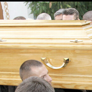 Valérie Bourdin et sa fille Sasha - Obsèques de Filip Nikolic en l'église russe de Sainte-Geneviève-des-Bois (Essonne) en 2009