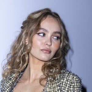 Lily-Rose Depp au front row du défilé de mode Chanel lors de la Fashion Week printemps/été 2022 à Paris, France, le 5 octobre 2021. © Olivier Borde/Bestimage 