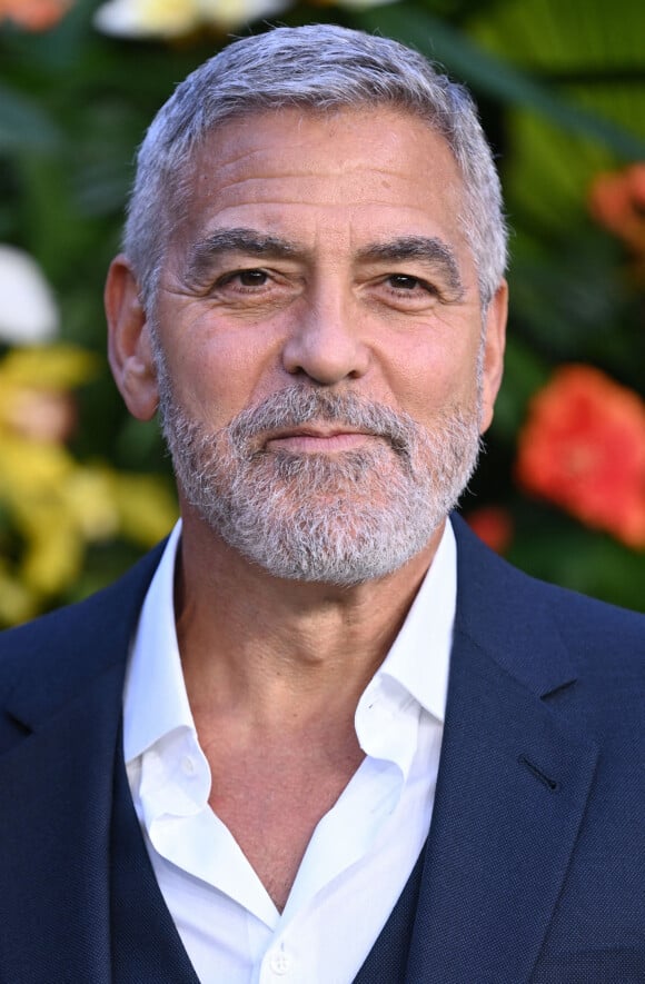 George Clooney lors de la première mondiale du film Ticket to Paradise à Londres.