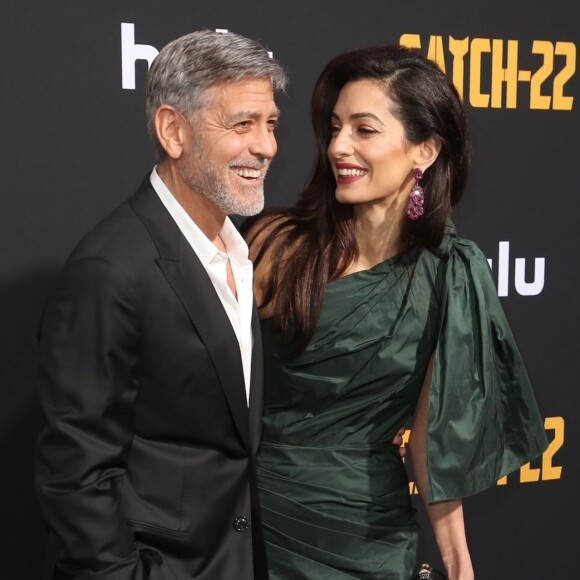 George Clooney et sa femme Amal Clooney - Avant-première et soirée de présentation de la nouvelle série Hulu "Catch-22" à Hollywood, Los Angeles.