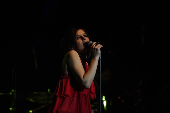 Amandine Bourgeois en concert à l'Alhambra, à Paris, le 9 février 2010