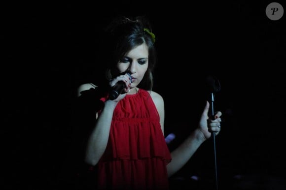 Amandine Bourgeois en concert à l'Alhambra, à Paris, le 9 février 2010