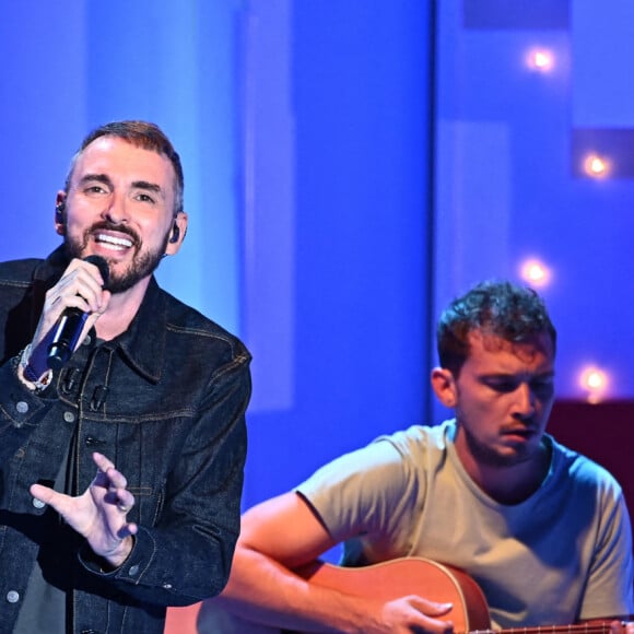 Christophe Willem - Enregistrement de l'émission "Vivement Dimanche" au Studio Gabriel à Paris, présentée par M.Drucker et diffusée le 11 septembre 2022 sur France 3 © Guillaume Gaffiot / Bestimage 