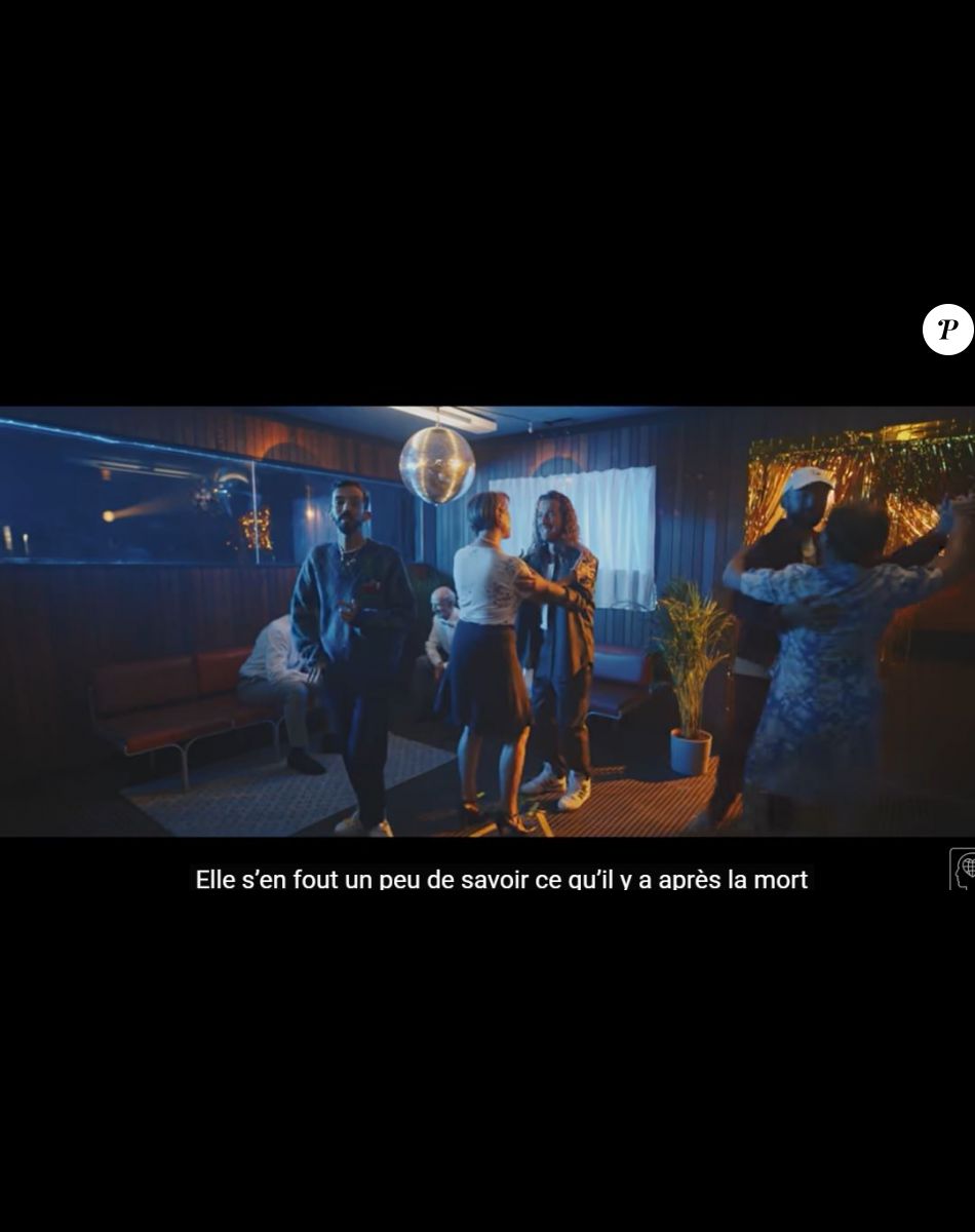 Julien Doré surpris par Bigflo et Oli dans le clip de "Coup de vieux"