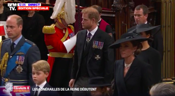 Kate Middleton, le prince William, Charlotte et George lors de leur entrée à l'abbaye de Westminster à Londres le lundi 19 septembre 2022