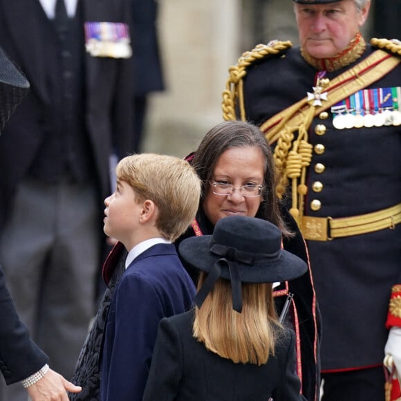 Kate Middleton, princesse de Galles, le prince George et la princesse Charlotte arrive à l'abbaye de Westminster de Londres, le 19 septembre 2022 Photo : Andrew Milligan/PA Photos/ABACAPRESS.COM