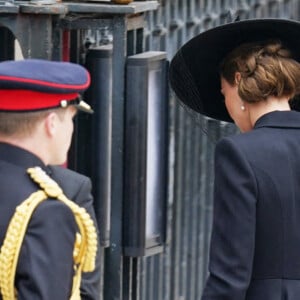 Kate Middleton, princesse de Galles, le prince George et la princesse Charlotte arrive à l'abbaye de Westminster de Londres, le 19 septembre 2022 Photo : Andrew Milligan/PA Photos/ABACAPRESS.COM