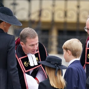 Kate Middleton, princesse de Galles, le prince George et la princesse Charlotte arrive à l'abbaye de Westminster de Londres, le 19 septembre 2022 Photo : Andrew Milligan/PA Photos/ABACAPRESS.COM