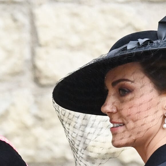 Catherine, princesse de Galles - Arrivées au service funéraire à l'Abbaye de Westminster pour les funérailles d'Etat de la reine Elizabeth II d'Angleterre. Le sermon est délivré par l'archevêque de Canterbury Justin Welby (chef spirituel de l'Eglise anglicane) au côté du doyen de Westminster David Hoyle. Londres, le 19 septembre 2022.