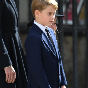 Le prince George de Galles - Sorties du service funéraire à l'Abbaye de Westminster pour les funérailles d'Etat de la reine Elizabeth II d'Angleterre le 19 septembre 2022. 