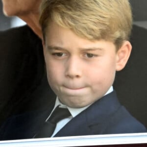 La reine consort Camilla Parker Bowles, le prince George de Galles, Kate Catherine Middleton, princesse de Galles - Sorties du service funéraire à l'Abbaye de Westminster pour les funérailles d'Etat de la reine Elizabeth II d'Angleterre le 19 septembre 2022.