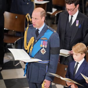 Le prince de Galles William, le prince George, Kate Catherine Middleton, princesse de Galles - Service funéraire à l'Abbaye de Westminster pour les funérailles d'Etat de la reine Elizabeth II d'Angleterre. Le 19 septembre 2022 © Dominic Lipinski / PA via Bestimage