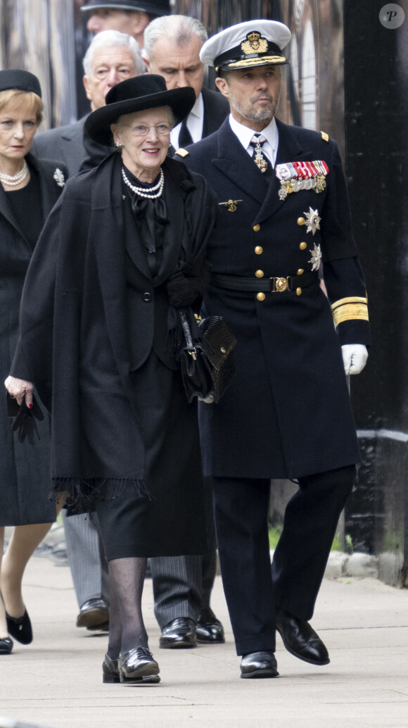 Le prince Frederik de Danemark, la reine Margrethe II - Arrivées au service funéraire à l'Abbaye de Westminster pour les funérailles d'Etat de la reine Elizabeth II d'Angleterre. Le sermon est délivré par l'archevêque de Canterbury Justin Welby (chef spirituel de l'Eglise anglicane) au côté du doyen de Westminster David Hoyle. Londres, le 19 septembre 2022.