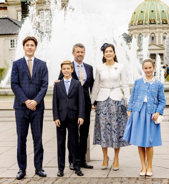 Princesse Mary et prince Frederik, prince Christian et prince Vincent et princesse Josephine - Arrivées au déjeuner du jubilé des 50 ans de règne de la reine Margrethe II de Danemark sur le bateau royal danois Dannebrog à Copenhague. Le 11 septembre 2022