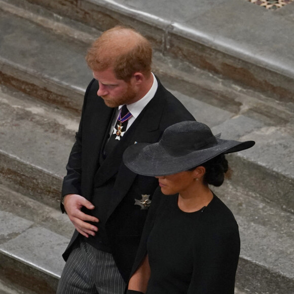 Le prince Harry, duc de Sussex et Meghan Markle, duchesse de Sussex - Service funéraire à l'Abbaye de Westminster pour les funérailles d'Etat de la reine Elizabeth II d'Angleterre. Le sermon est délivré par l'archevêque de Canterbury Justin Welby (chef spirituel de l'Eglise anglicane) au côté du doyen de Westminster David Hoyle. Londres, le 19 septembre 2022. © Gareth Fuller / Bestimage 