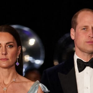 Le prince William, duc de Cambridge, et Catherine (Kate) Middleton, duchesse de Cambridge, assistent à une réception organisée par le gouverneur général des Bahamas, Sir Cornelius Alvin Smith, au complexe Baha Mar sur l'île de New Providence aux Bahamas pour rencontrer des dirigeants communautaires et des habitants des nombreuses îles des Bahamas. , au septième jour de leur tournée dans les Caraïbes au nom de la reine pour marquer son jubilé de platine. Nassau, le 25 mars 2022.