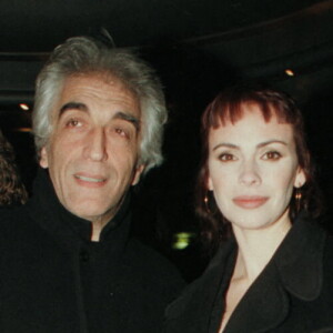 Gérald Darmon et Mathilda May lors de la représentation de la pièce Ils s'aiment en 1996