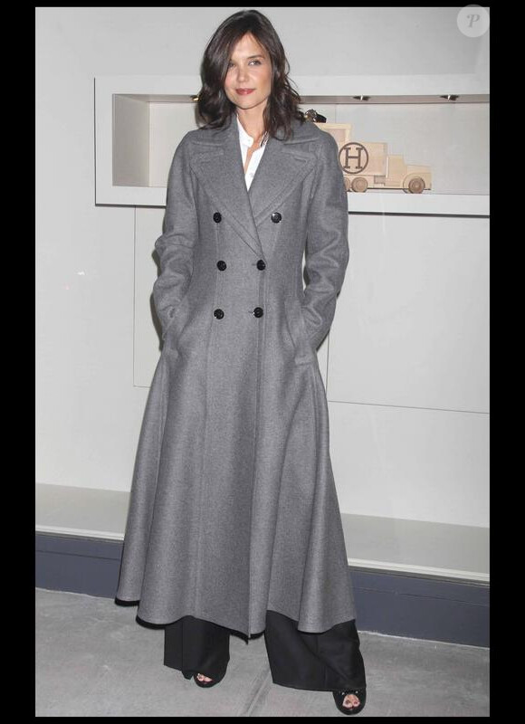 Katie Holmes à l'inauguration de la boutique Hermès, à New York. Elle est très élégante ! 09/02/2010