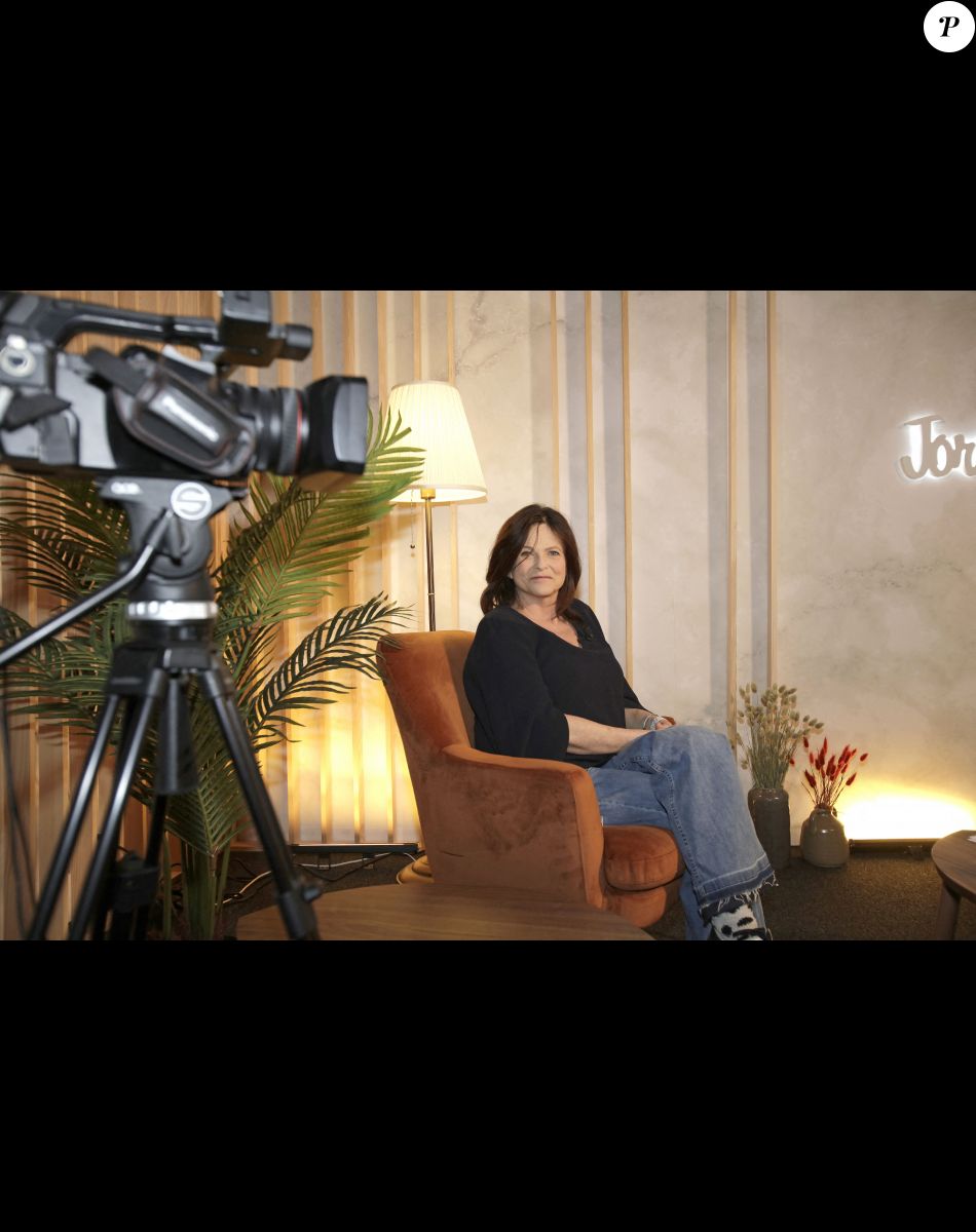 Exclusif - Charlotte Valandrey lors de l'enregistrement de l'émission "Chez Jordan". Le 4 avril 2022 © Cédric Perrin / Bestimage