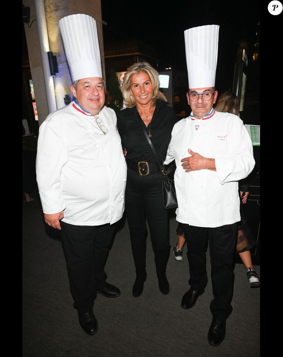 Exclusif - Eric Pansu, Caroline Margeridon et Franck Ferigutti - La Brasserie du Louvre Bocuse à l'occasion de la rentrée, a convié de nombreux invités à venir découvrir ou redécouvrir son magnifique cadre en plein centre de Paris le 22 septembre 2022. 3 ans après son inauguration, J. Bocuse a accueilli et chouchouté ses invités grâce aux mets typiquement lyonnais concoctés par ses Chefs Exécutifs Meilleurs Ouvriers de France. © Coadic Guirec/Bestimage