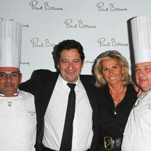 Exclusif - Franck Ferigutti, Laurent Gerra, Caroline Margeridon, Eric Pansu et François-Xavier Renou - La Brasserie du Louvre Bocuse à l'occasion de la rentrée, a convié de nombreux invités à venir découvrir ou redécouvrir son magnifique cadre en plein centre de Paris le 22 septembre 2022. 3 ans après son inauguration, J. Bocuse a accueilli et chouchouté ses invités grâce aux mets typiquement lyonnais concoctés par ses Chefs Exécutifs Meilleurs Ouvriers de France. © Coadic Guirec/Bestimage