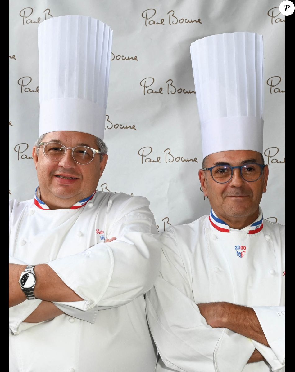 Exclusif - Eric Pansu et Franck Ferigutti - La Brasserie du Louvre Bocuse à l'occasion de la rentrée, a convié de nombreux invités à venir découvrir ou redécouvrir son magnifique cadre en plein centre de Paris le 22 septembre 2022. 3 ans après son inauguration, J. Bocuse a accueilli et chouchouté ses invités grâce aux mets typiquement lyonnais concoctés par ses Chefs Exécutifs Meilleurs Ouvriers de France. © Coadic Guirec/Bestimage